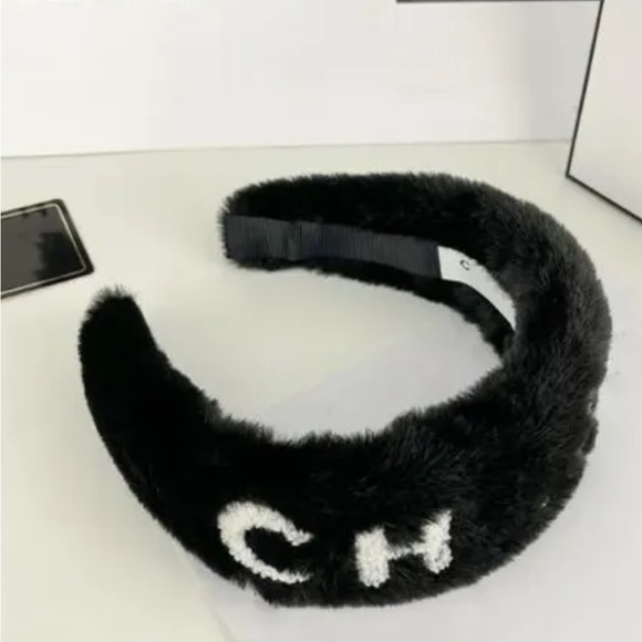 RESERVED **NEW WINTER HEADBAND DESIGNER INSPIRED GIFT SET BUNDLE OF 2 - Picture 8 of 9